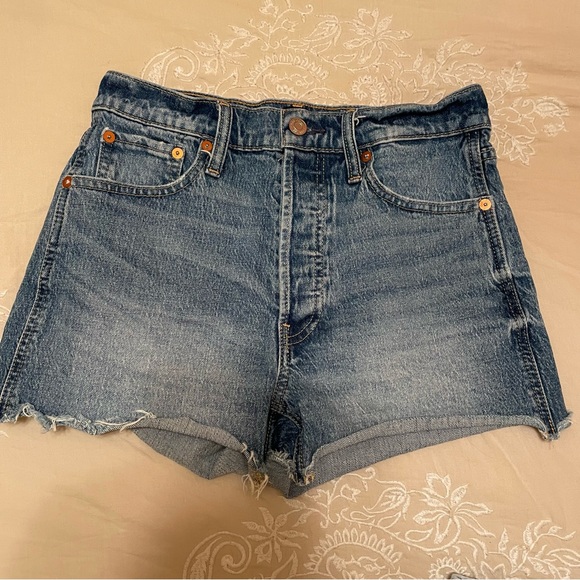 BUNDLE GAP CHEEKY JEAN SHORT - Picture 5 of 5